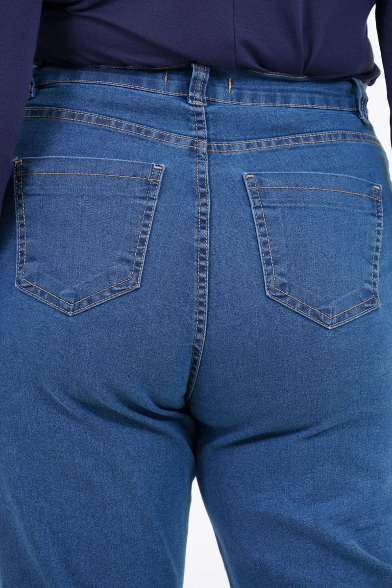 Calça Reta Cropped Plus Size Espanha Jeans