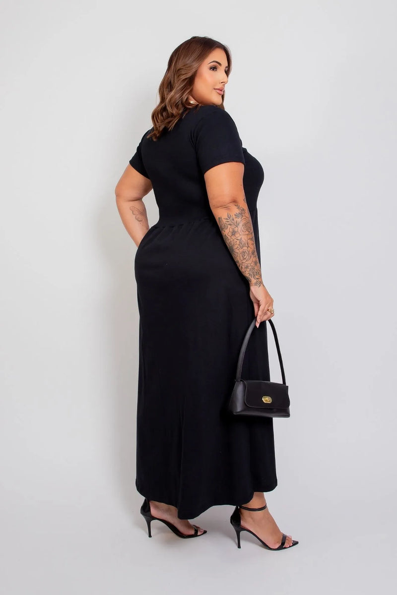 Vestido Longo Amplo Frente Única com Amarração no Pescoço